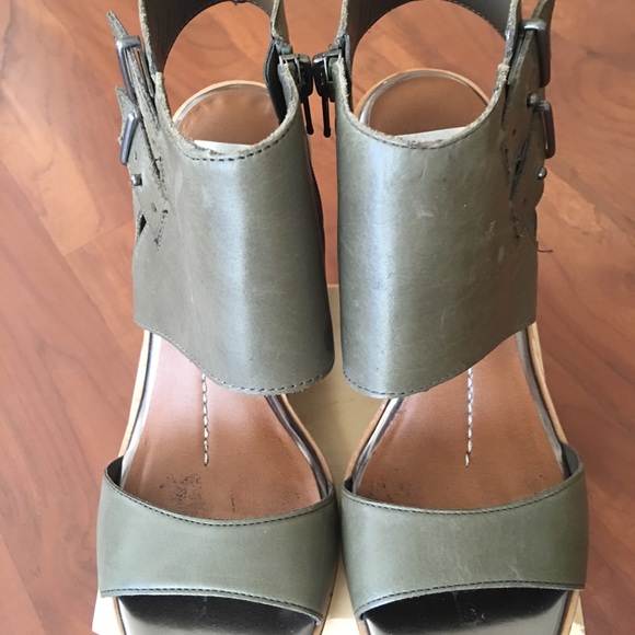 Shoes - Picture 2 of 6